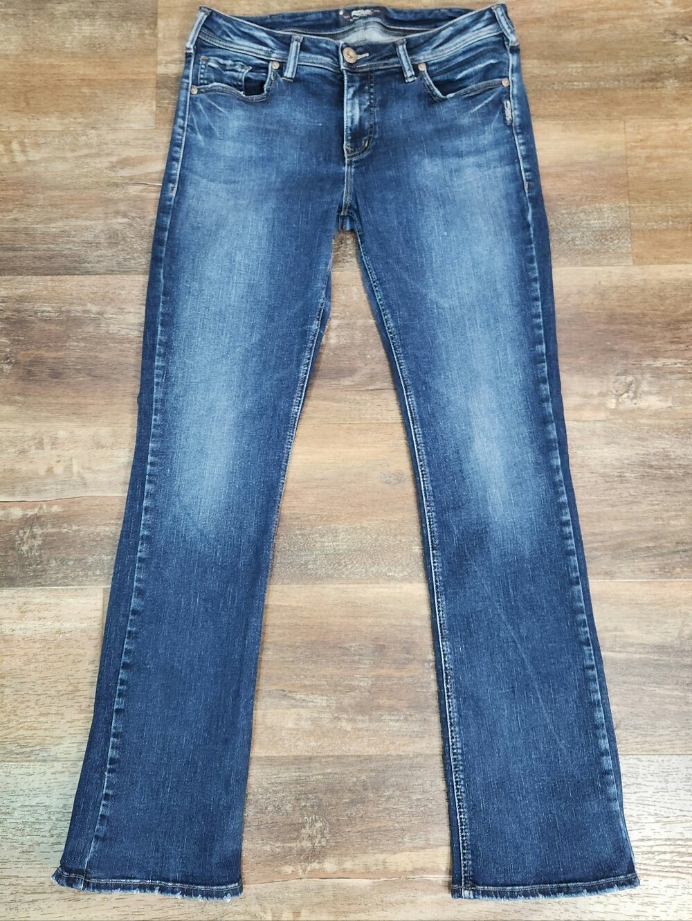 Silver Jeans Avery Slim Bootcut Jeans Size 32 Medium Wash Distressed Hem